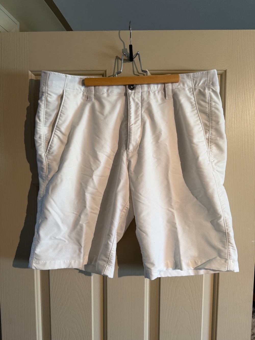Under Armour Men’s White Flat-Front Performance Shorts